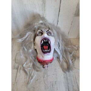 Halloween rubber vampire head woman had‎ decapitated props scary